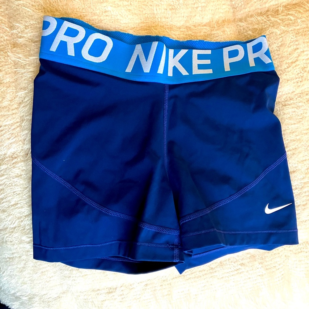 Nike dry fit shorts. Small. Hardly worn.